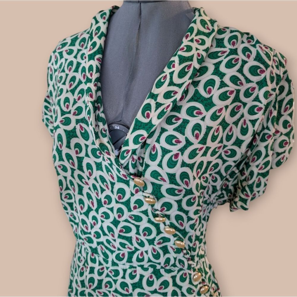 Vintage 50s 60s Lisbeth Fashions abstract all over green cream pink silky‎ dress